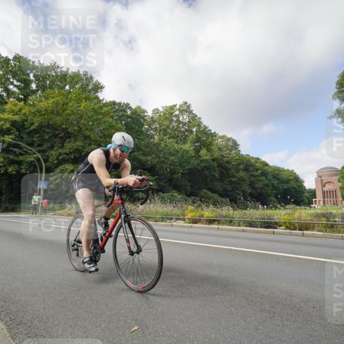 14.09.2025 - Stadtparktriathlon Michael Burmester http://msf.ph/oto/8893091 14.09.2025 11:37:43 Radfahren 981, 984, 1016, 1039, 1043, 1054, 1107 meine-sportfotos.de