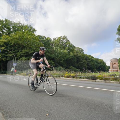 14.09.2025 - Stadtparktriathlon Michael Burmester http://msf.ph/oto/8893095 14.09.2025 11:37:46 Radfahren 981, 984, 1026, 1039, 1043, 1054, 1107 meine-sportfotos.de
