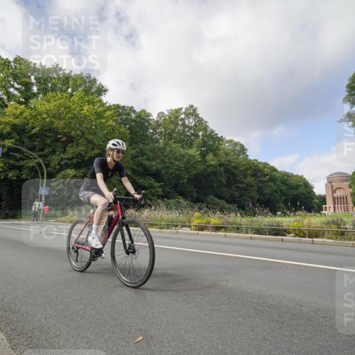 14.09.2025 - Stadtparktriathlon Michael Burmester http://msf.ph/oto/8893098 14.09.2025 11:37:49 Radfahren 981, 984, 1026, 1039, 1043, 1054, 1107 meine-sportfotos.de