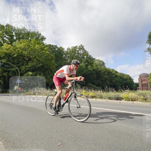 14.09.2025 - Stadtparktriathlon Michael Burmester http://msf.ph/oto/8893108 14.09.2025 11:38:05 Radfahren 963, 1033, 1064, 1065, 1080, 1102 meine-sportfotos.de