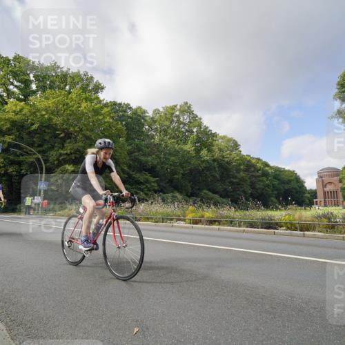 14.09.2025 - Stadtparktriathlon Michael Burmester http://msf.ph/oto/8893131 14.09.2025 11:39:09 Radfahren 949, 952, 1014, 1062, 1086, 1091 meine-sportfotos.de