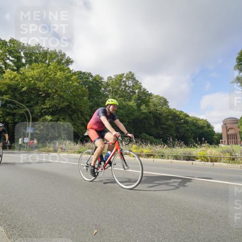 14.09.2025 - Stadtparktriathlon Michael Burmester http://msf.ph/oto/8893141 14.09.2025 11:39:27 Radfahren 927, 940, 960, 1031, 1058, 1073, 1087, 1110 meine-sportfotos.de