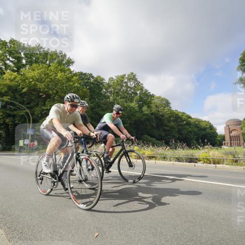 14.09.2025 - Stadtparktriathlon Michael Burmester http://msf.ph/oto/8893144 14.09.2025 11:39:33 Radfahren 940, 1031, 1058, 1073, 1088, 1110, 1120 meine-sportfotos.de