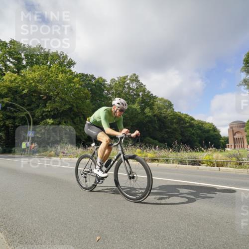 14.09.2025 - Stadtparktriathlon Michael Burmester http://msf.ph/oto/8893150 14.09.2025 11:39:47 Radfahren 957, 964, 1063, 1067, 1095, 1108 meine-sportfotos.de