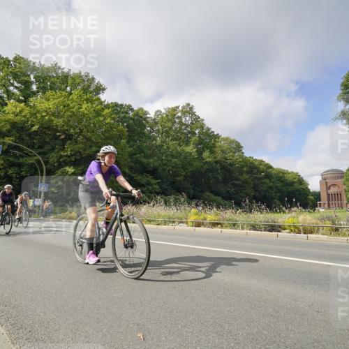 14.09.2025 - Stadtparktriathlon Michael Burmester http://msf.ph/oto/8893164 14.09.2025 11:40:18 Radfahren 968, 972, 1001, 1002, 1049, 1069 meine-sportfotos.de
