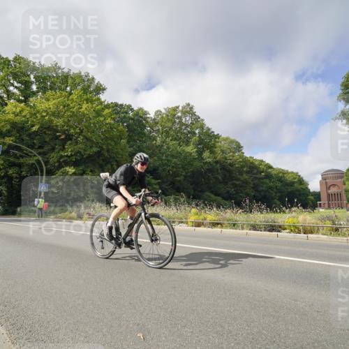 14.09.2025 - Stadtparktriathlon Michael Burmester http://msf.ph/oto/8893175 14.09.2025 11:40:45 Radfahren 857, 948, 966, 967, 978, 1006, 1036, 1089, 1116 meine-sportfotos.de