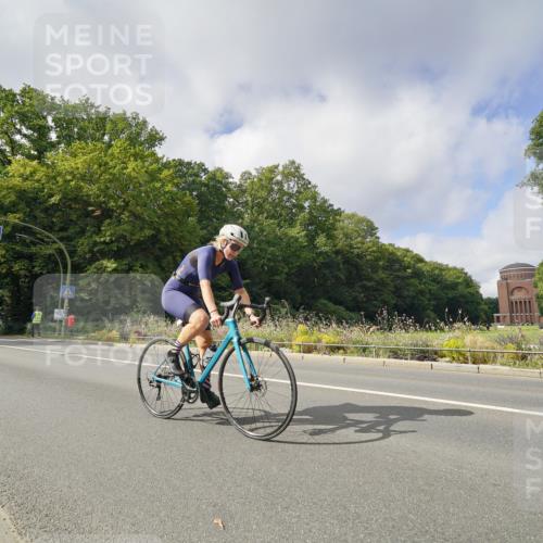 14.09.2025 - Stadtparktriathlon Michael Burmester http://msf.ph/oto/8893179 14.09.2025 11:40:53 Radfahren 948, 958, 978, 1006, 1036, 1071, 1098 meine-sportfotos.de