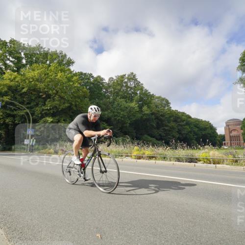 14.09.2025 - Stadtparktriathlon Michael Burmester http://msf.ph/oto/8893186 14.09.2025 11:41:11 Radfahren 951, 1022 meine-sportfotos.de