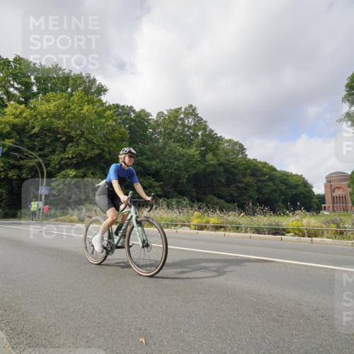 14.09.2025 - Stadtparktriathlon Michael Burmester http://msf.ph/oto/8893208 14.09.2025 11:42:18 Radfahren 934, 935, 962, 969, 979, 994, 1084 meine-sportfotos.de