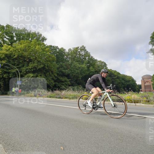 14.09.2025 - Stadtparktriathlon Michael Burmester http://msf.ph/oto/8893212 14.09.2025 11:42:24 Radfahren 934, 935, 962, 969, 979, 994, 1011, 1012, 1023, 1066, 1084 meine-sportfotos.de