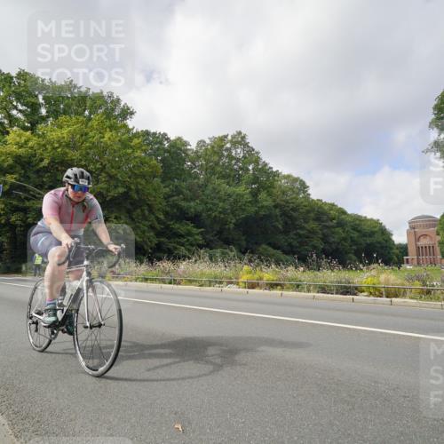 14.09.2025 - Stadtparktriathlon Michael Burmester http://msf.ph/oto/8893215 14.09.2025 11:42:26 Radfahren 934, 935, 962, 969, 979, 1011, 1012, 1023, 1066, 1084, 1092 meine-sportfotos.de