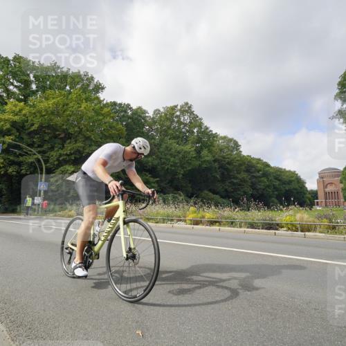 14.09.2025 - Stadtparktriathlon Michael Burmester http://msf.ph/oto/8893220 14.09.2025 11:42:33 Radfahren 993, 997, 1005, 1011, 1012, 1023, 1066, 1076, 1092, 1103 meine-sportfotos.de