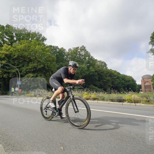 14.09.2025 - Stadtparktriathlon Michael Burmester http://msf.ph/oto/8893222 14.09.2025 11:42:35 Radfahren 993, 997, 1005, 1011, 1023, 1066, 1076, 1092, 1103, 1113 meine-sportfotos.de