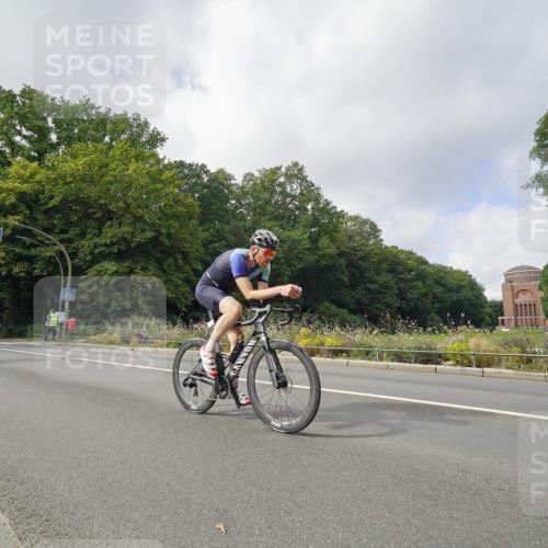 14.09.2025 - Stadtparktriathlon Michael Burmester http://msf.ph/oto/8893223 14.09.2025 11:42:36 Radfahren 993, 997, 1005, 1011, 1023, 1066, 1076, 1092, 1103, 1113 meine-sportfotos.de