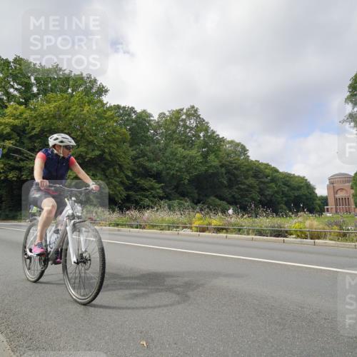 14.09.2025 - Stadtparktriathlon Michael Burmester http://msf.ph/oto/8893227 14.09.2025 11:42:40 Radfahren 993, 997, 1000, 1005, 1017, 1072, 1076, 1092, 1094, 1103, 1113 meine-sportfotos.de