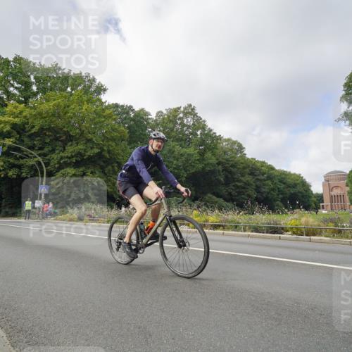 14.09.2025 - Stadtparktriathlon Michael Burmester http://msf.ph/oto/8893243 14.09.2025 11:42:56 Radfahren 789, 824, 926, 941, 976, 990, 1008, 1029, 1055, 1075, 1119 meine-sportfotos.de