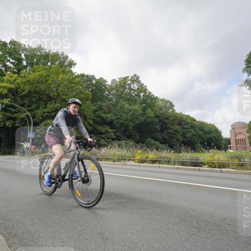 14.09.2025 - Stadtparktriathlon Michael Burmester http://msf.ph/oto/8893267 14.09.2025 11:43:48 Radfahren 932, 1081, 1097, 1112 meine-sportfotos.de