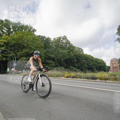 14.09.2025 - Stadtparktriathlon Michael Burmester http://msf.ph/oto/8893293 14.09.2025 11:44:43 Radfahren 938, 995, 1018, 1043, 1080, 1102 meine-sportfotos.de
