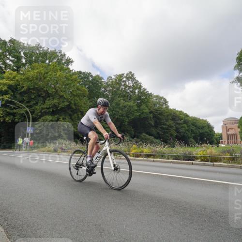 14.09.2025 - Stadtparktriathlon Michael Burmester http://msf.ph/oto/8893328 14.09.2025 11:46:30 Radfahren 943, 1031, 1062, 1065, 1086 meine-sportfotos.de