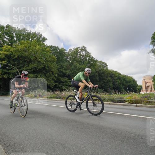 14.09.2025 - Stadtparktriathlon Michael Burmester http://msf.ph/oto/8893334 14.09.2025 11:46:43 Radfahren 939, 984, 1025, 1031, 1058, 1063, 1087 meine-sportfotos.de