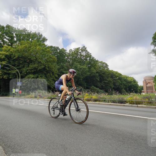 14.09.2025 - Stadtparktriathlon Michael Burmester http://msf.ph/oto/8893344 14.09.2025 11:47:06 Radfahren 937, 940, 955, 1060, 1069, 1073, 1091, 1110, 1120 meine-sportfotos.de