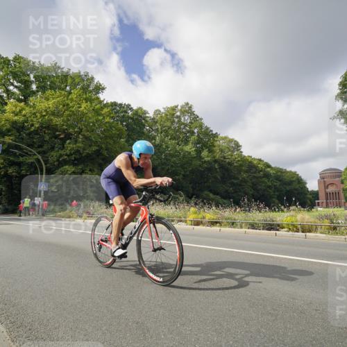 14.09.2025 - Stadtparktriathlon Michael Burmester http://msf.ph/oto/8893372 14.09.2025 11:48:18 Radfahren 968, 1006, 1035, 1041, 1053, 1088, 1089 meine-sportfotos.de