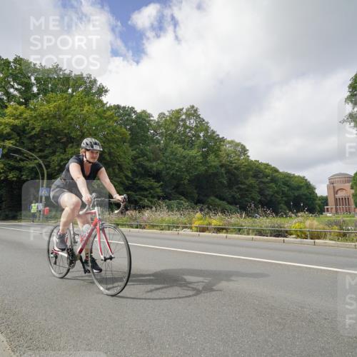 14.09.2025 - Stadtparktriathlon Michael Burmester http://msf.ph/oto/8893391 14.09.2025 11:49:01 Radfahren 929, 942, 957, 1019, 1072, 1092 meine-sportfotos.de