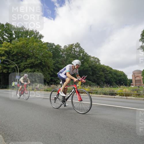 14.09.2025 - Stadtparktriathlon Michael Burmester http://msf.ph/oto/8893402 14.09.2025 11:49:19 Radfahren 972, 1001, 1002, 1023, 1082, 1113 meine-sportfotos.de