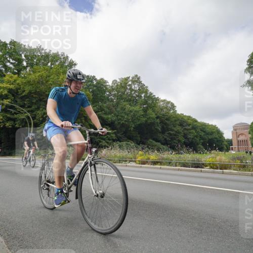 14.09.2025 - Stadtparktriathlon Michael Burmester http://msf.ph/oto/8893413 14.09.2025 11:49:44 Radfahren 1015, 1061, 1098, 1119 meine-sportfotos.de