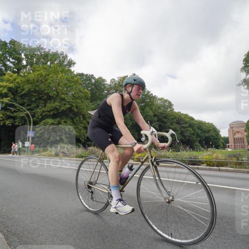 14.09.2025 - Stadtparktriathlon Michael Burmester http://msf.ph/oto/8893484 14.09.2025 11:52:22 Radfahren 932, 982, 989, 1020, 1078, 1094, 1107 meine-sportfotos.de