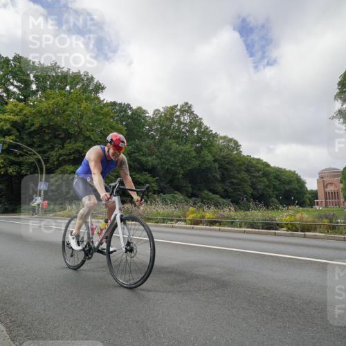 14.09.2025 - Stadtparktriathlon Michael Burmester http://msf.ph/oto/8893739 14.09.2025 11:53:54 Radfahren 1031, 1036, 1046, 1058, 1069, 1086, 1099, 1185 meine-sportfotos.de