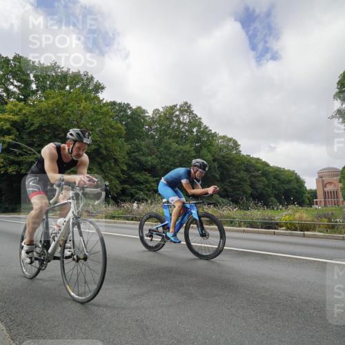 14.09.2025 - Stadtparktriathlon Michael Burmester http://msf.ph/oto/8893741 14.09.2025 11:54:02 Radfahren 975, 993, 1036, 1058, 1096, 1185 meine-sportfotos.de