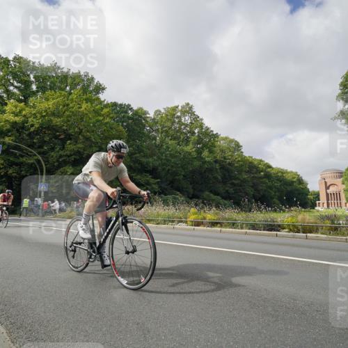 14.09.2025 - Stadtparktriathlon Michael Burmester http://msf.ph/oto/8893759 14.09.2025 11:54:57 Radfahren 939, 1035, 1073, 1110, 1162 meine-sportfotos.de