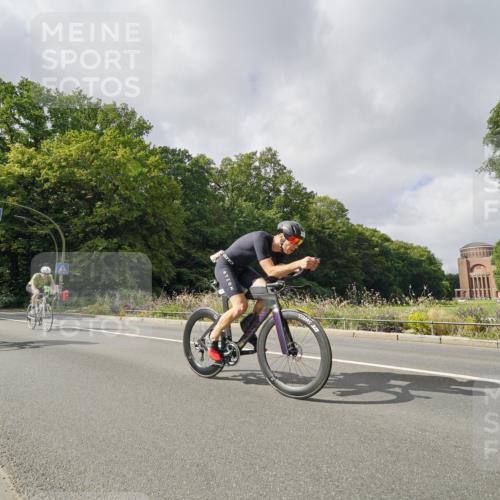 14.09.2025 - Stadtparktriathlon Michael Burmester http://msf.ph/oto/8893769 14.09.2025 11:55:36 Radfahren 955, 1049, 1072, 1091, 1092, 1116, 1164, 1168, 1186, 1194 meine-sportfotos.de