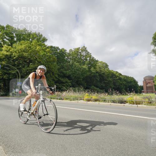 14.09.2025 - Stadtparktriathlon Michael Burmester http://msf.ph/oto/8893783 14.09.2025 11:55:56 Radfahren 937, 984, 998, 1076 meine-sportfotos.de