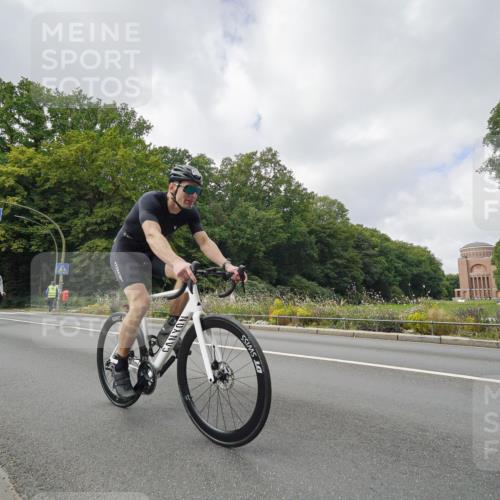 14.09.2025 - Stadtparktriathlon Michael Burmester http://msf.ph/oto/8893797 14.09.2025 11:56:30 Radfahren 960, 1023, 1119, 1133, 1172 meine-sportfotos.de
