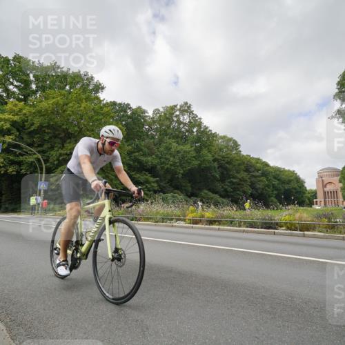 14.09.2025 - Stadtparktriathlon Michael Burmester http://msf.ph/oto/8893802 14.09.2025 11:56:37 Radfahren 949, 960, 964, 1023, 1053, 1071, 1133, 1144, 1172 meine-sportfotos.de