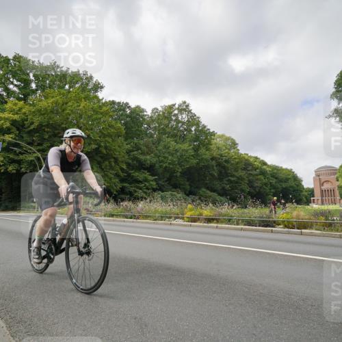 14.09.2025 - Stadtparktriathlon Michael Burmester http://msf.ph/oto/8893825 14.09.2025 11:57:12 Radfahren 952, 1016, 1050, 1129, 1132, 1189, 1203, 1205, 1211 meine-sportfotos.de