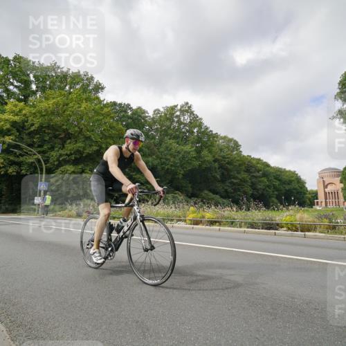 14.09.2025 - Stadtparktriathlon Michael Burmester http://msf.ph/oto/8893831 14.09.2025 11:57:22 Radfahren 1103, 1124, 1132, 1147, 1203, 1205, 1211, 1212 meine-sportfotos.de