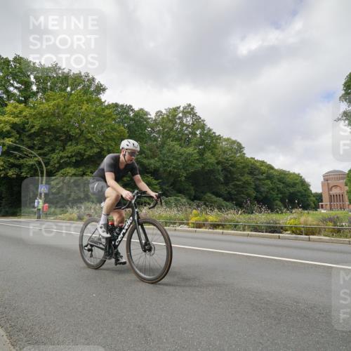 14.09.2025 - Stadtparktriathlon Michael Burmester http://msf.ph/oto/8893839 14.09.2025 11:57:35 Radfahren 1026, 1061, 1075, 1103, 1139, 1199 meine-sportfotos.de