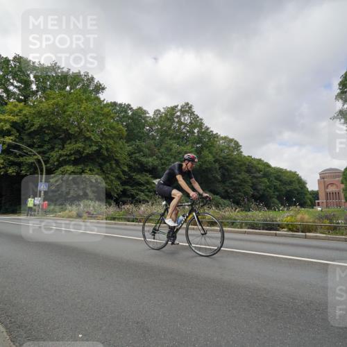14.09.2025 - Stadtparktriathlon Michael Burmester http://msf.ph/oto/8893861 14.09.2025 11:58:26 Radfahren 945, 1083, 1098, 1101, 1121, 1143, 1155, 1160, 1180, 1213 meine-sportfotos.de