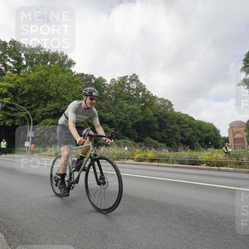 14.09.2025 - Stadtparktriathlon Michael Burmester http://msf.ph/oto/8893884 14.09.2025 11:59:05 Radfahren 1067, 1068, 1122, 1137, 1153 meine-sportfotos.de