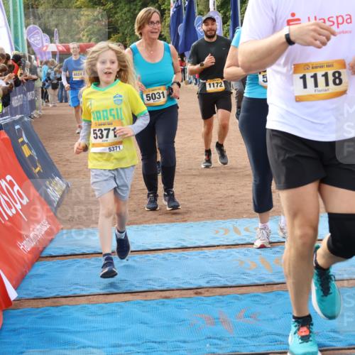 14.09.2025 - Airport Race Strokosch-Dieckow http://msf.ph/oto/8896838 14.09.2025 12:20:27 Ziel 221, 826, 1053, 1118, 1172, 1873, 2009, 2180, 4024, 4050, 4073, 5031, 5358, 5371, 5403, 5414 meine-sportfotos.de