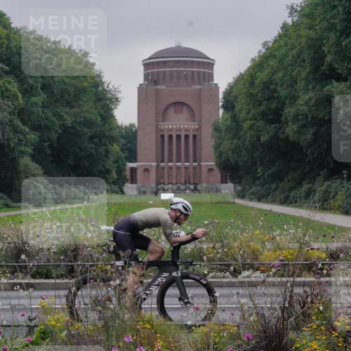 14.09.2025 - Stadtparktriathlon Michael Burmester http://msf.ph/oto/8897517 14.09.2025 08:55:14 Radfahren 344, 365, 368, 374 meine-sportfotos.de