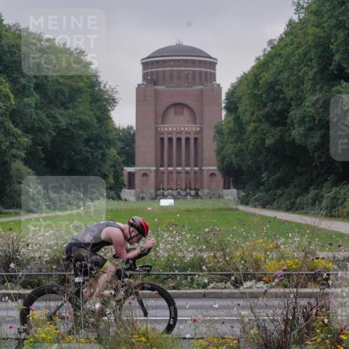 14.09.2025 - Stadtparktriathlon Michael Burmester http://msf.ph/oto/8897555 14.09.2025 08:56:11 Radfahren 318, 322, 339, 340, 342, 358, 361 meine-sportfotos.de