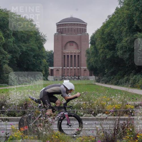 14.09.2025 - Stadtparktriathlon Michael Burmester http://msf.ph/oto/8897560 14.09.2025 08:56:15 Radfahren 318, 322, 339, 342, 350, 358, 361, 363 meine-sportfotos.de