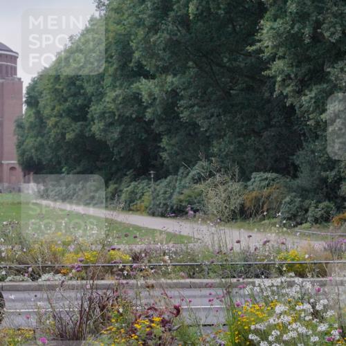 14.09.2025 - Stadtparktriathlon Michael Burmester http://msf.ph/oto/8897582 14.09.2025 08:56:23 Radfahren 318, 323, 339, 342, 350, 363, 370 meine-sportfotos.de