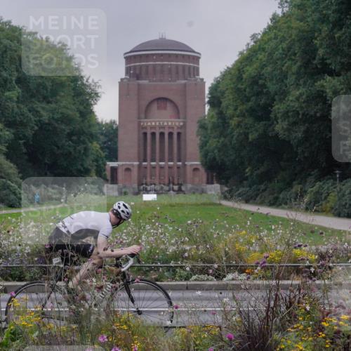 14.09.2025 - Stadtparktriathlon Michael Burmester http://msf.ph/oto/8897636 14.09.2025 08:56:55 Radfahren 337, 341, 352, 354, 362 meine-sportfotos.de