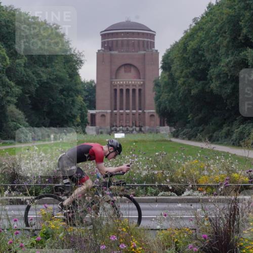 14.09.2025 - Stadtparktriathlon Michael Burmester http://msf.ph/oto/8897649 14.09.2025 08:57:08 Radfahren 325, 328, 337, 349 meine-sportfotos.de