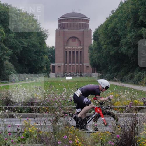 14.09.2025 - Stadtparktriathlon Michael Burmester http://msf.ph/oto/8897656 14.09.2025 08:57:11 Radfahren 325, 328, 349, 353 meine-sportfotos.de